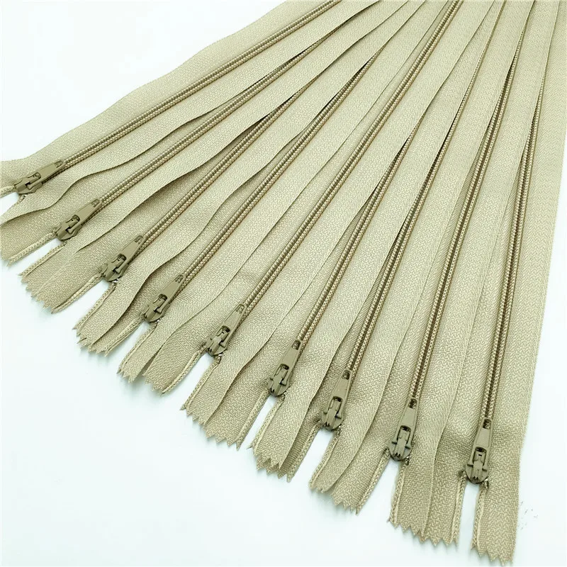 10pcs Brown color 3# Closed Nylon Coil Zippers Tailor Sewing Craft (6-24 Inch) 15-60CM
10pcs Brown color 3# Closed Nylon Coil Zippers Tailor Sewing Craft (6-24 Inch) 15-60CM