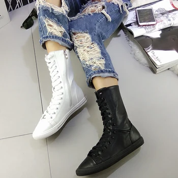 New fashion high tube women's motorcycle boots casual and comfortable flat Martin boots.
New fashion high tube women's motorcycle boots casual and comfortable flat Martin boots.
