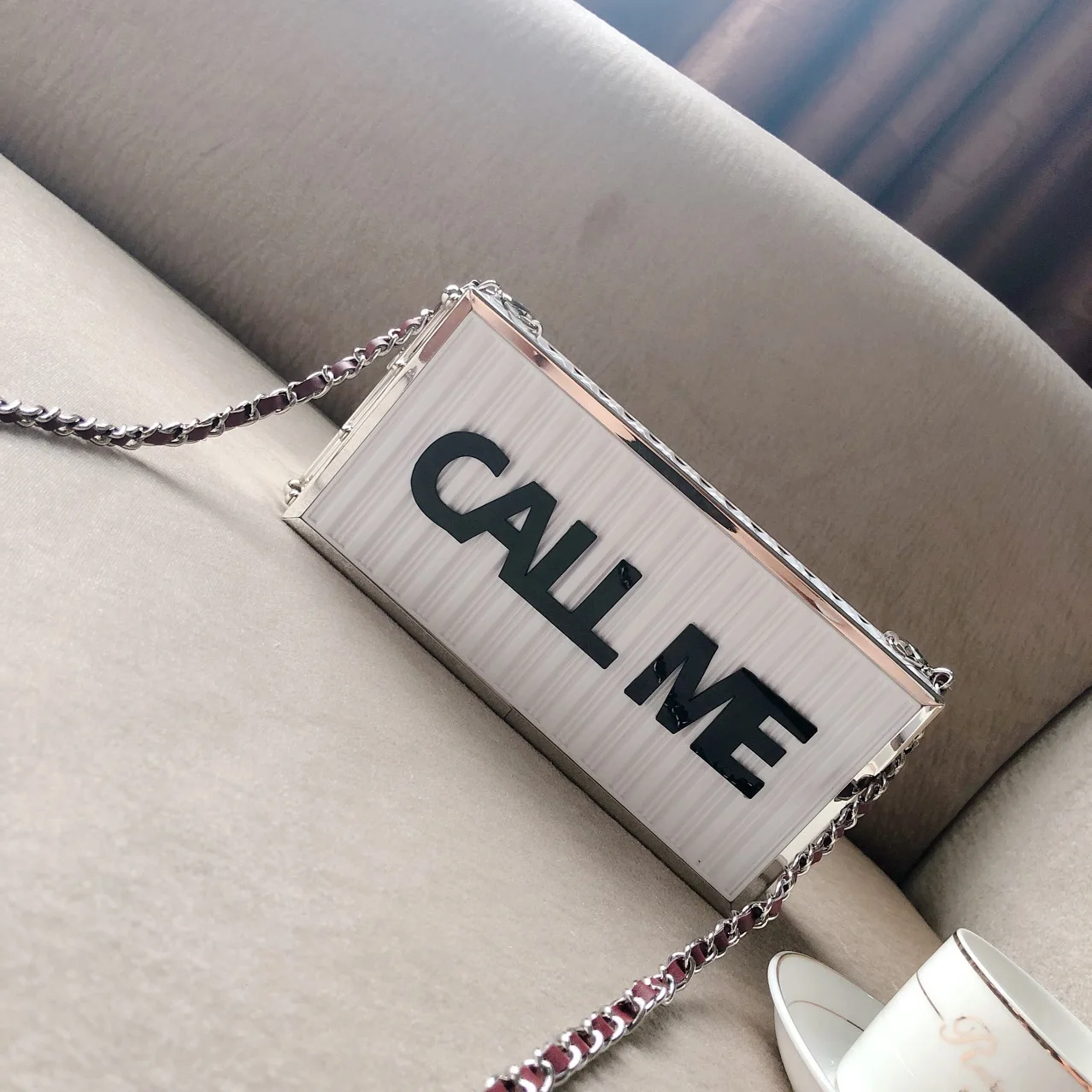 Good Quality Fashion Acrylic Box Design Letter Call Me Party Chain Shoulder Bag Clutch Mini Messenger Bag Ladies Handbag Flap
Good Quality Fashion Acrylic Box Design Letter Call Me Party Chain Shoulder Bag Clutch Mini Messenger Bag Ladies Handbag Flap