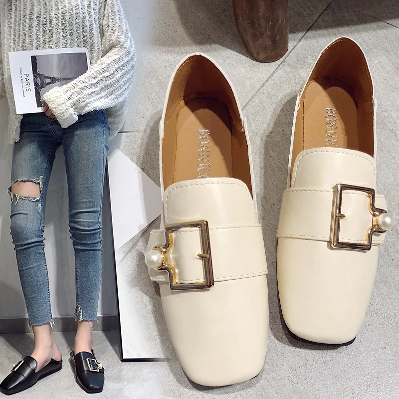 New Brand Designers Metal pearl Chain Woman Shoes Good pu Leather Slip On Flats Loafers Black beige Size 35-40
New Brand Designers Metal pearl Chain Woman Shoes Good pu Leather Slip On Flats Loafers Black beige Size 35-40