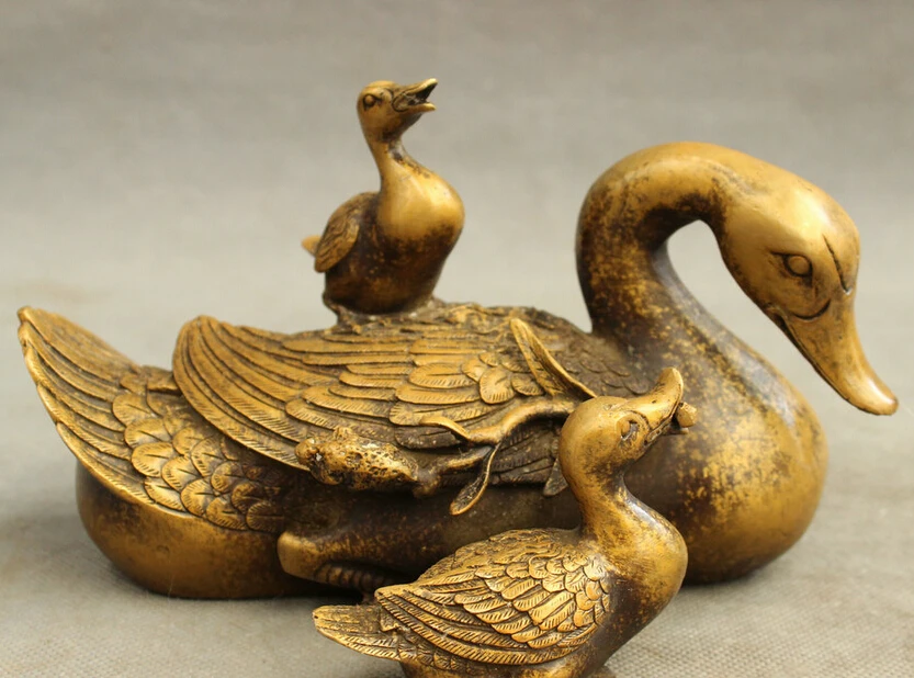 S3138 Lucky Chinese Bronze Animals Folk Bird PingAn Duck Quacker Statue Sculpture D0317
S3138 Lucky Chinese Bronze Animals Folk Bird PingAn Duck Quacker Statue Sculpture D0317