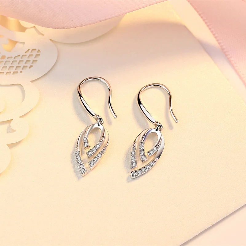 New Listing Handmade Dangling Crystal Earrings Charming Heart-shaped Simple Personality Pendant Silver Plated Long Drop Earrings
New Listing Handmade Dangling Crystal Earrings Charming Heart-shaped Simple Personality Pendant Silver Plated Long Drop Earrings