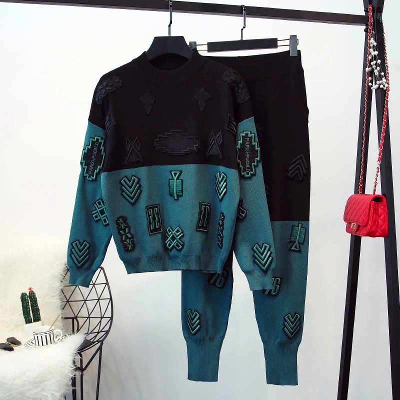 Fashion applique embroidery color matching knit suit women's spring and autumn new temperament leisure two-piece
Fashion applique embroidery color matching knit suit women's spring and autumn new temperament leisure two-piece