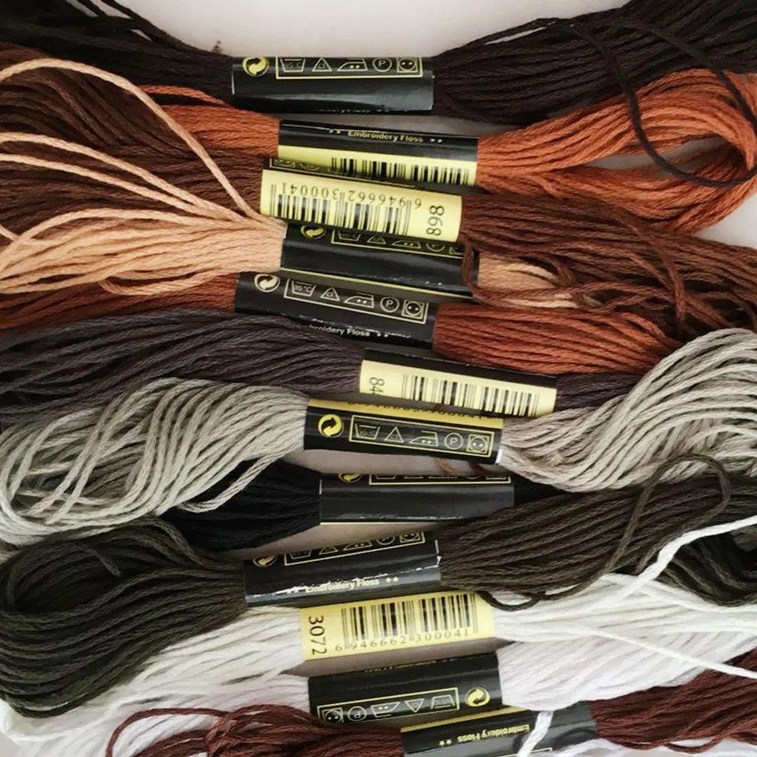 100piecse Threads Cross Stitch Floss Thread 8 meters Long 6 Strands Cross Stitch threads Floss Skein Embroidery thread
100piecse Threads Cross Stitch Floss Thread 8 meters Long 6 Strands Cross Stitch threads Floss Skein Embroidery thread