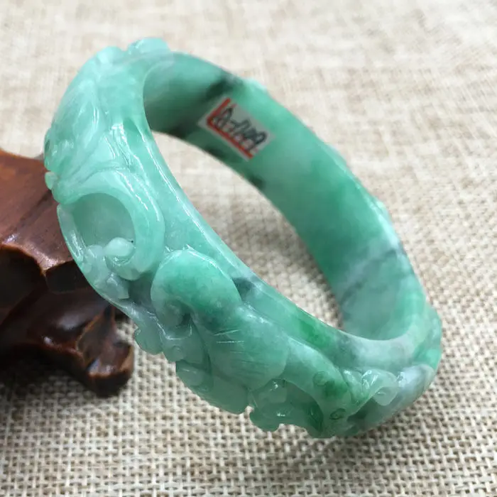 57mm Vintage Chinese Hand-carved Emerald Green Jadeite Jade Bracelet Bangle 1149 a 5.19
57mm Vintage Chinese Hand-carved Emerald Green Jadeite Jade Bracelet Bangle 1149 a 5.19