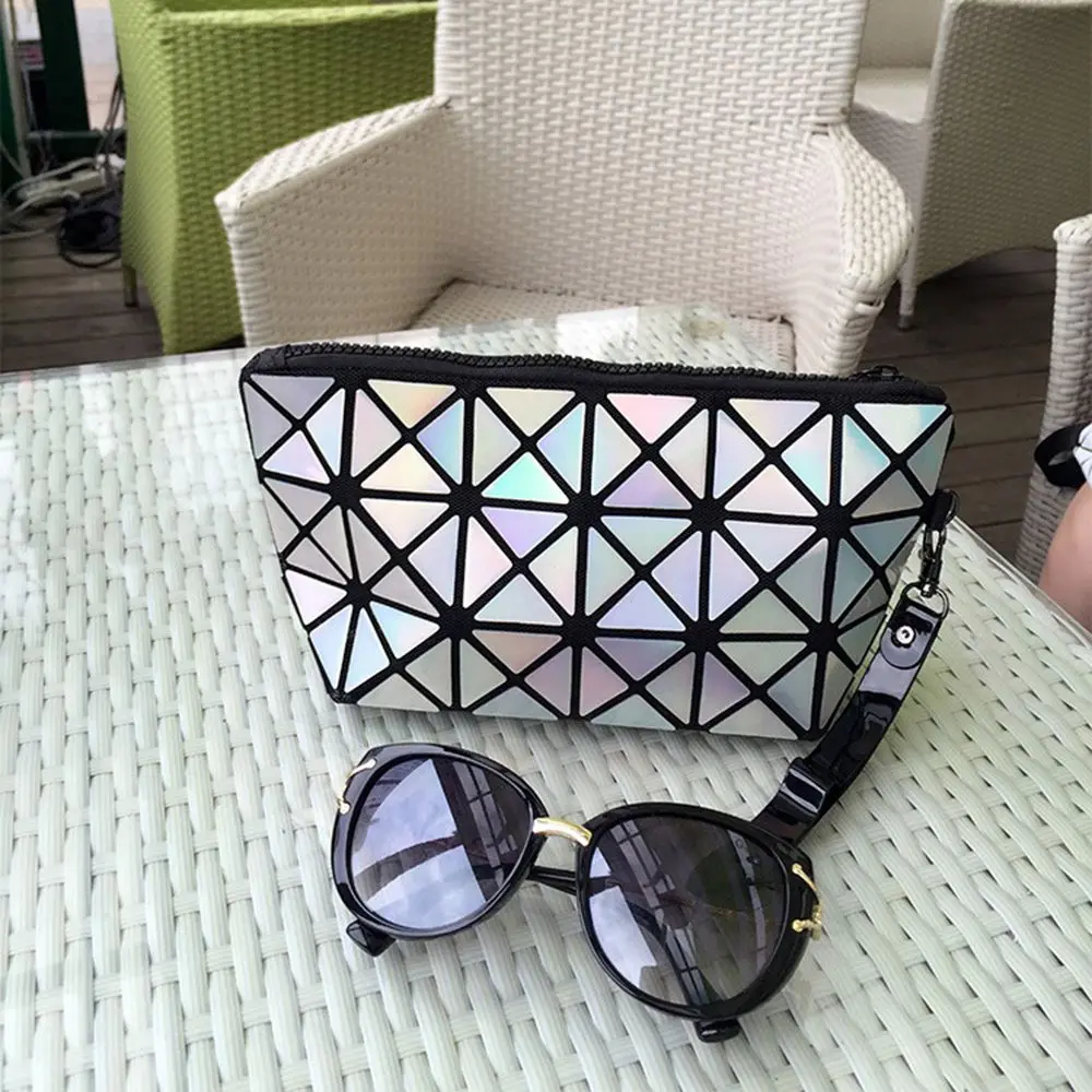 new fashion women laser geometric folding make up bag casual cosmetic bag cases travel organizer makeup case beauty bag
new fashion women laser geometric folding make up bag casual cosmetic bag cases travel organizer makeup case beauty bag