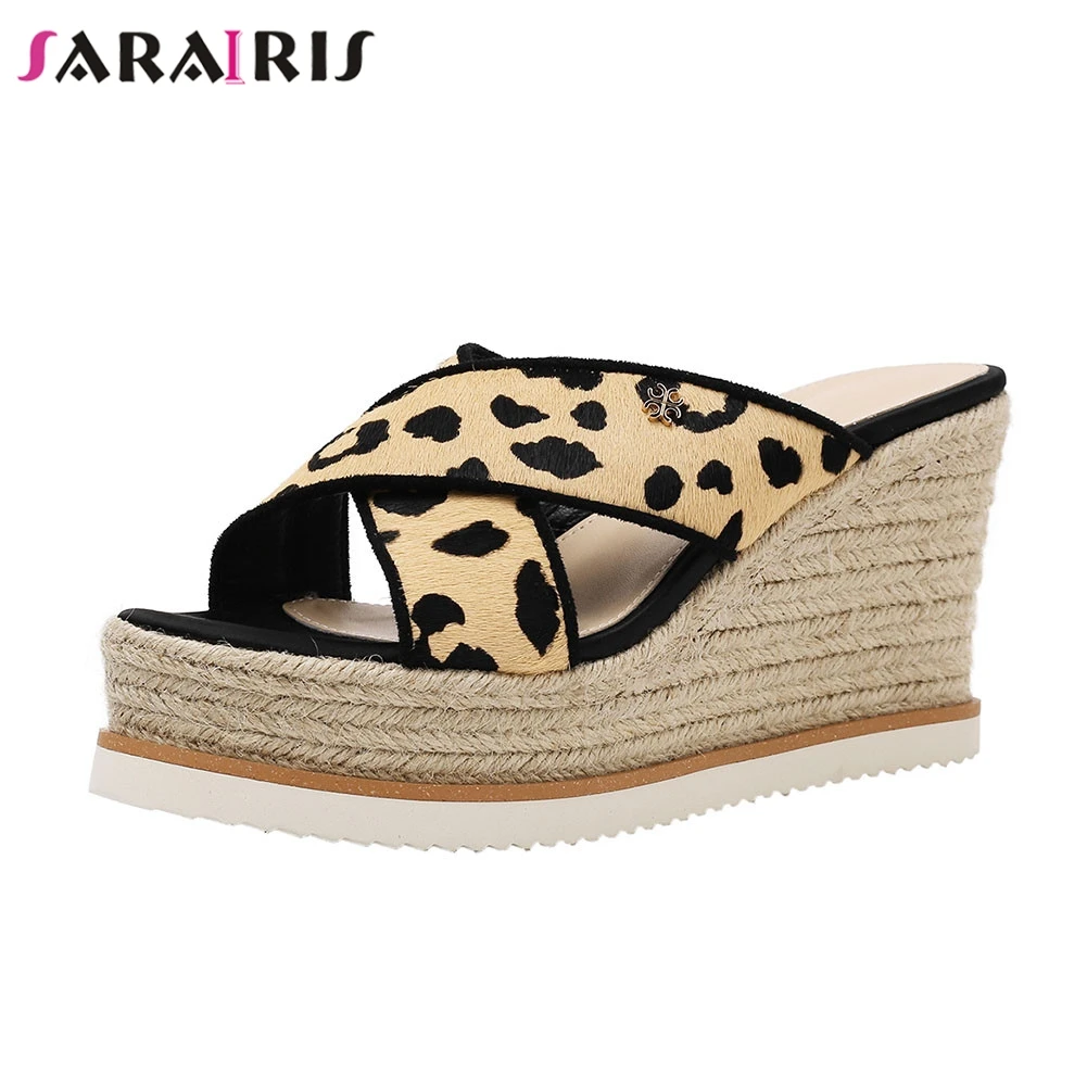 SARAIRIS 2019 New Fashion Horsehair Ladies Wedges High Heels Leopard Shoes Woman Casual Outside Summer Slippers Female
SARAIRIS 2019 New Fashion Horsehair Ladies Wedges High Heels Leopard Shoes Woman Casual Outside Summer Slippers Female