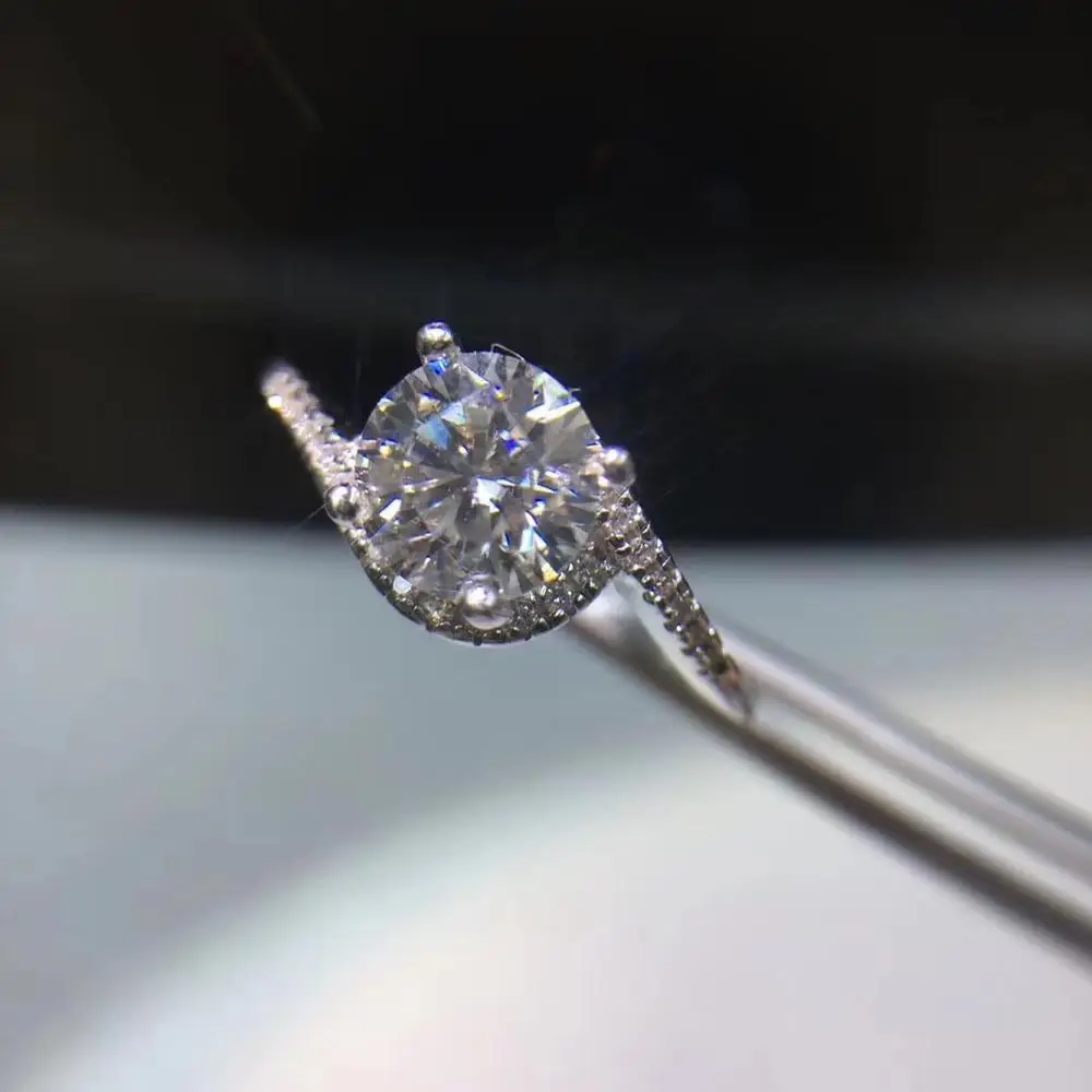 Poetry Of Jew Store Round Silver Moissanite Ring 1ct D VVS Luxury Moissanite Weding Ring for Women
Poetry Of Jew Store Round Silver Moissanite Ring 1ct D VVS Luxury Moissanite Weding Ring for Women