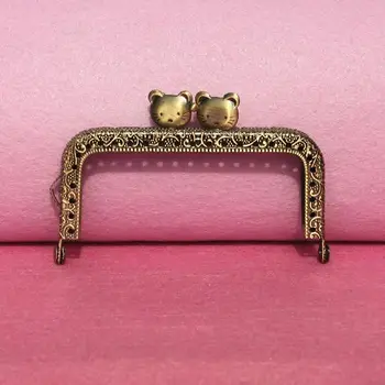 10pcs/lot DIY 8.5cm Antique Bronze Cat Head square Metal Purse Frame Handle for coin purse Bag Sewing Craft Tailor wholesale
10pcs/lot DIY 8.5cm Antique Bronze Cat Head square Metal Purse Frame Handle for coin purse Bag Sewing Craft Tailor wholesale