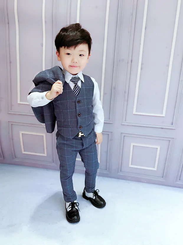 2018 formal blue Boys suits for weddings Kids Prom Suits Black Wedding Suits Kids Big Children suit Boy Classic Costume 3pcs
2018 formal blue Boys suits for weddings Kids Prom Suits Black Wedding Suits Kids Big Children suit Boy Classic Costume 3pcs
