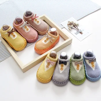 New Spring Baby Shoes Bow Botton Boys Girls Newborn Socks non-slip Soft Bottom Step Leather Children Floor Socks
New Spring Baby Shoes Bow Botton Boys Girls Newborn Socks non-slip Soft Bottom Step Leather Children Floor Socks