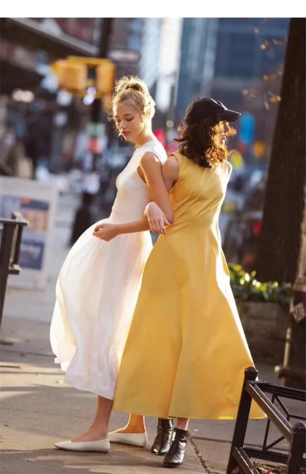 Round Neck Sleeveless Midi DRESS Slim waist sides Pockets Fashion LONG DRESS IN WHITE YELLOW
Round Neck Sleeveless Midi DRESS Slim waist sides Pockets Fashion LONG DRESS IN WHITE YELLOW