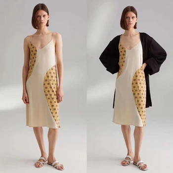 women silk print patchork dress 2019 new summer sexy V neck spagetti strap knee length slim dress
women silk print patchork dress 2019 new summer sexy V neck spagetti strap knee length slim dress