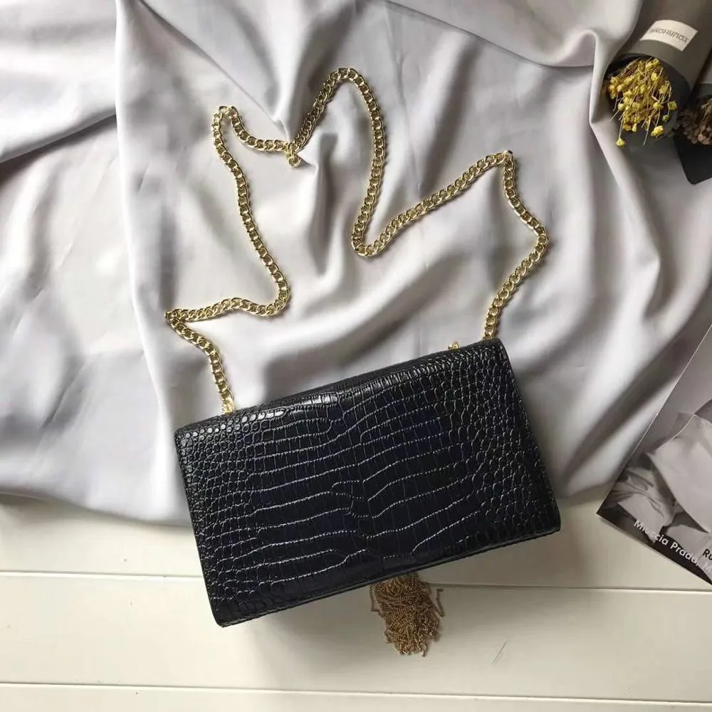 High Quality Leather Slant Lady Bag 2019 New Flipped Single Shoulder Slant Crocodile Ribbon Chain Bag
High Quality Leather Slant Lady Bag 2019 New Flipped Single Shoulder Slant Crocodile Ribbon Chain Bag