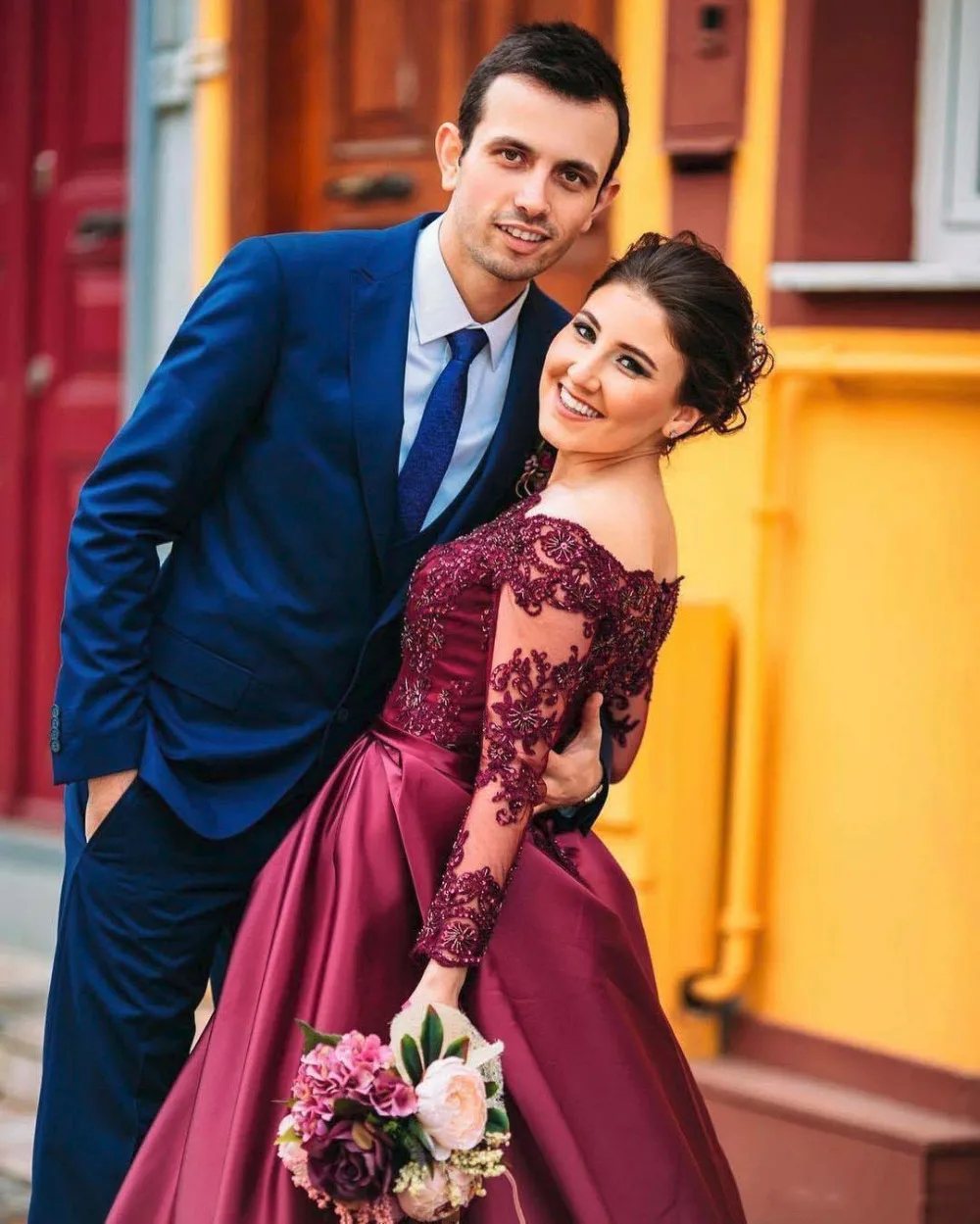 Elegant Burgundy Evening Dresses Long Sleeves Off Shoulder A Line Sexy Lace Applique Red Carpet Celebrity Dresses vestido de fes
Elegant Burgundy Evening Dresses Long Sleeves Off Shoulder A Line Sexy Lace Applique Red Carpet Celebrity Dresses vestido de fes