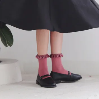 Japanese Fashion Lace Combed Cotton Female Socks Retro Wild College Style Casual Women Socks 5pair/lot
Japanese Fashion Lace Combed Cotton Female Socks Retro Wild College Style Casual Women Socks 5pair/lot