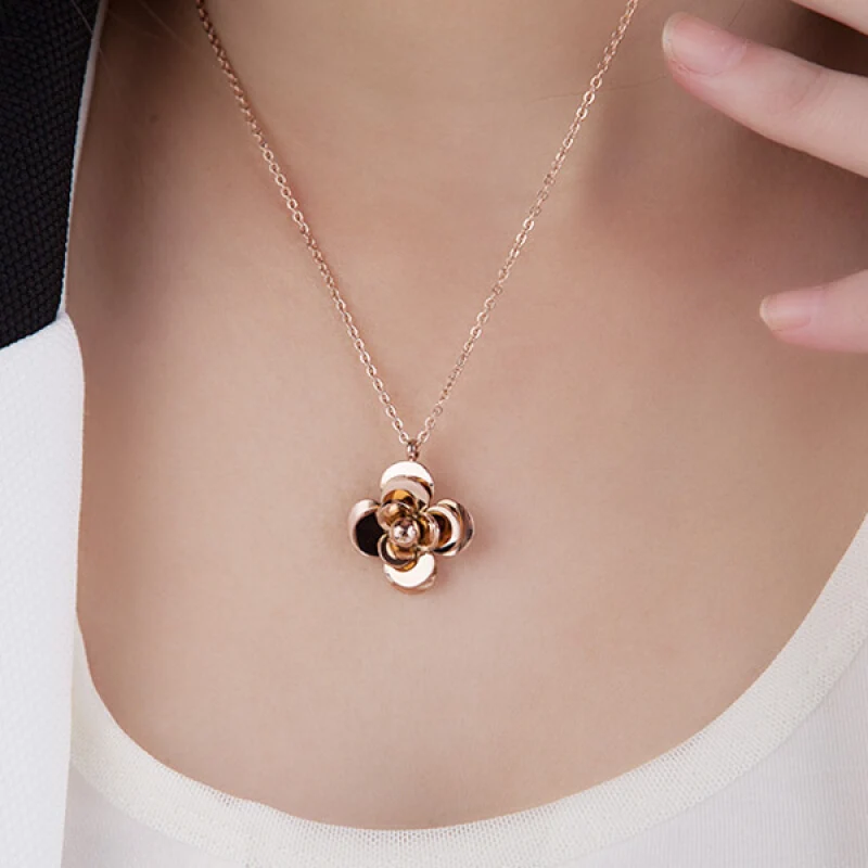 Titanium Steel Gold Silver Camellia Flower Pendant Necklace Women Girls Chocker Clavicle Necklace Collares Colar Collier Femme
Titanium Steel Gold Silver Camellia Flower Pendant Necklace Women Girls Chocker Clavicle Necklace Collares Colar Collier Femme