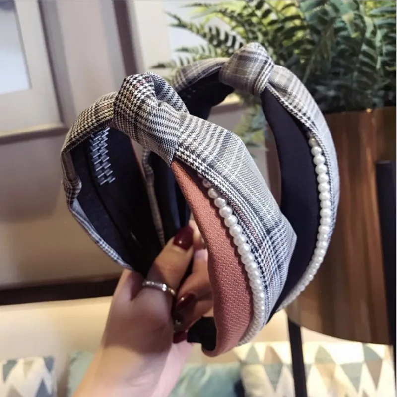 Fashion hair accessories women plaid color matching color pearl chain headband middle knot wide-brimmed headband wild hair band
Fashion hair accessories women plaid color matching color pearl chain headband middle knot wide-brimmed headband wild hair band