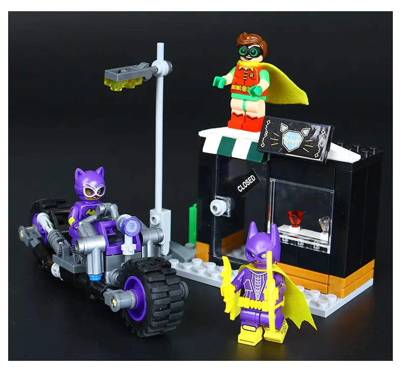 Lepin 07058 Genuino de la Serie de Peliculas de Batman El Catwoman Motocicleta Perseguir Juego de Bloques de Construccion 70902
Lepin 07058 Genuino de la Serie de Peliculas de Batman El Catwoman Motocicleta Perseguir Juego de Bloques de Construccion 70902