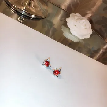 Trendy Designer Women Silver Stud Earrings Cute Red Fox Earrings Real 925 Sterling Silver Elegant Women Earrings Fashion Jewelry
Trendy Designer Women Silver Stud Earrings Cute Red Fox Earrings Real 925 Sterling Silver Elegant Women Earrings Fashion Jewelry