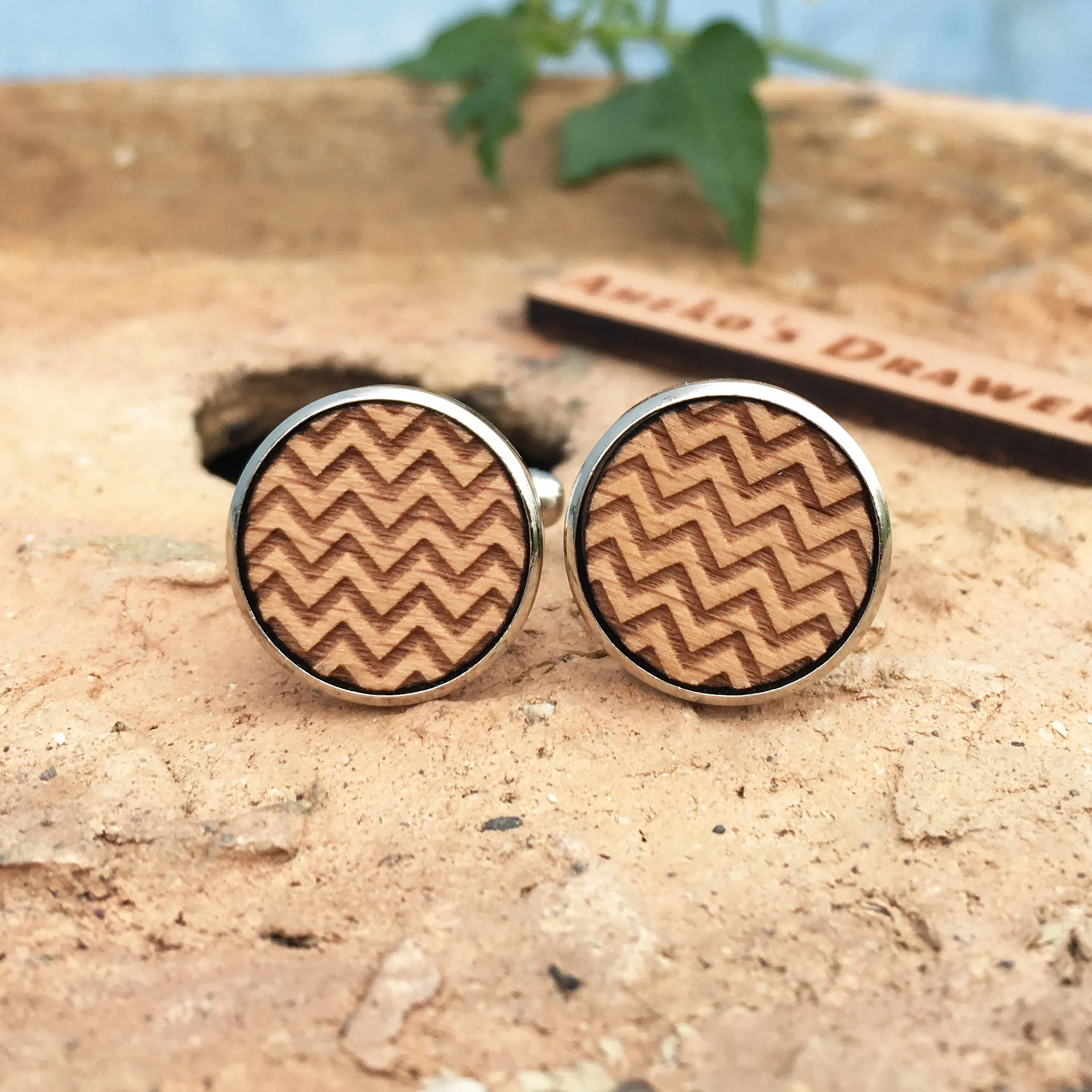 Laser Cut Circle with Wave Shape Solid Wood Handmade Round Shape Cuff Links Wavy Line Pattern Wooden Cufflinks X 5 Pairs
Laser Cut Circle with Wave Shape Solid Wood Handmade Round Shape Cuff Links Wavy Line Pattern Wooden Cufflinks X 5 Pairs