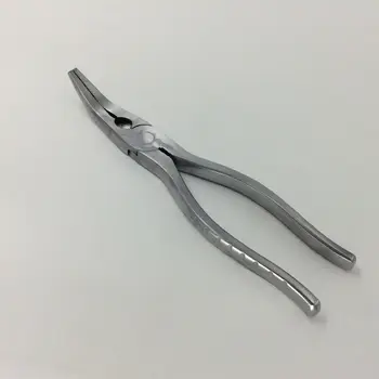 New Curved Nose Pliers With Serrated Jaws 20cm Veterinary orthopedics instrument
New Curved Nose Pliers With Serrated Jaws 20cm Veterinary orthopedics instrument