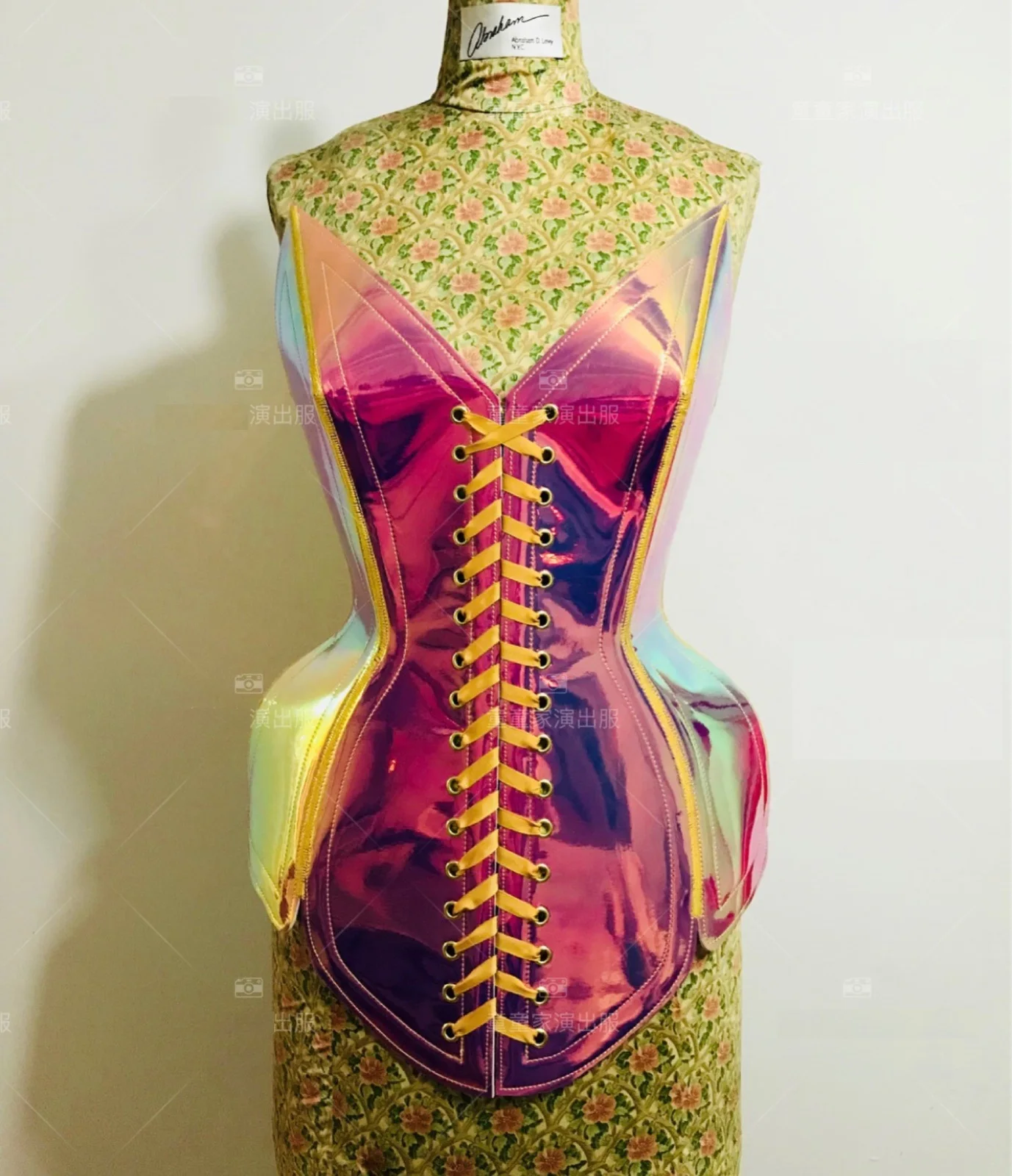 Women's Laser Sypmpony Hologram Armour Women Sexy Costumes DS DJ Dance Show Harajuku Irrisident Defined Waist Top PVC Fluoresece
Women's Laser Sypmpony Hologram Armour Women Sexy Costumes DS DJ Dance Show Harajuku Irrisident Defined Waist Top PVC Fluoresece