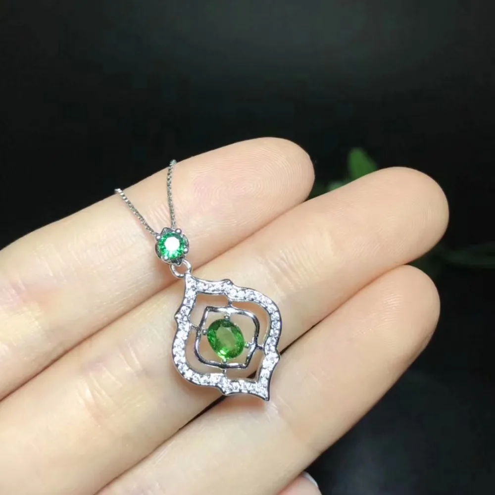 natural Tsavorite gem Pendant natural green garnet pendant necklace S925 silver Fashion geometry Water drop girl gift jewelery
natural Tsavorite gem Pendant natural green garnet pendant necklace S925 silver Fashion geometry Water drop girl gift jewelery