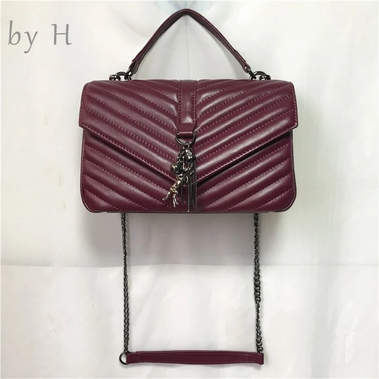 by H 2019 new arrival sheepskin womens messenger bag luxury designers V shape top handle bag sac a ladies holiday bag totes
by H 2019 new arrival sheepskin womens messenger bag luxury designers V shape top handle bag sac a ladies holiday bag totes