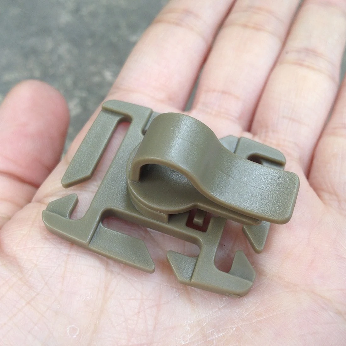 Drink Tube Clip Gear Water Pipe Hose Clamp Backpack Molle Carabiner Tactical Buckle kamp malzemeleri Hydration Bladder EDC 
Drink Tube Clip Gear Water Pipe Hose Clamp Backpack Molle Carabiner Tactical Buckle kamp malzemeleri Hydration Bladder EDC