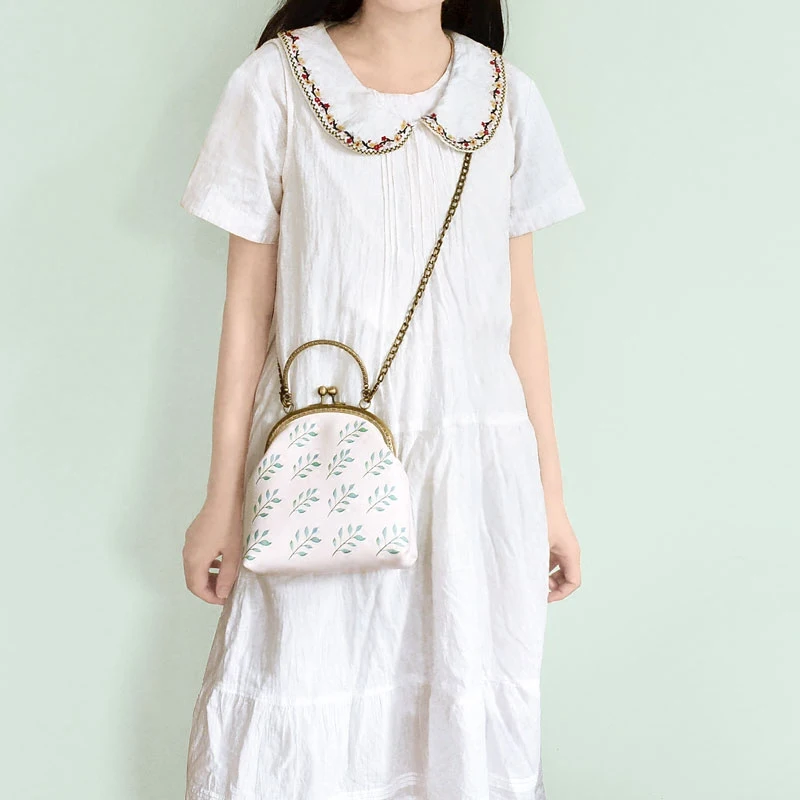 Princess sweet lolita bag Original handbag fresh and green leafy bag girl's simple printed gold bag summer little bag CC076
Princess sweet lolita bag Original handbag fresh and green leafy bag girl's simple printed gold bag summer little bag CC076