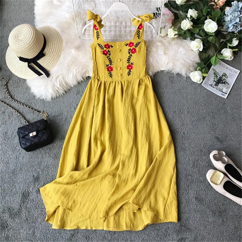 New Summer Vintage Floral embroidery party Dress Women Sweet Bow Spaghetti Strap Dresses Slim Sleeveless High Waist vestidos 694
New Summer Vintage Floral embroidery party Dress Women Sweet Bow Spaghetti Strap Dresses Slim Sleeveless High Waist vestidos 694