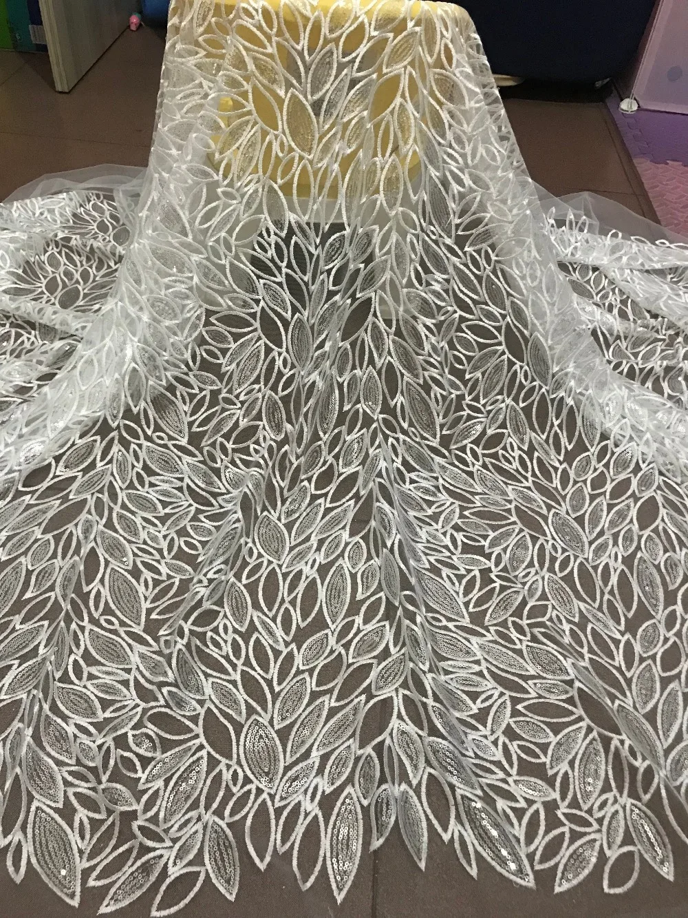 French Net Lace Fabric nigerian tulle lace fabric with sequins hot sale embroidery mesh fabric
French Net Lace Fabric nigerian tulle lace fabric with sequins hot sale embroidery mesh fabric