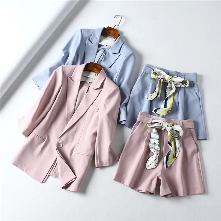2019 summer new temperament temperament one button suit jacket silk scarf with shorts suit
2019 summer new temperament temperament one button suit jacket silk scarf with shorts suit