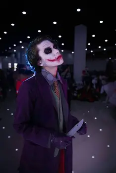 Batman Dark Night Joker Halloween Cosplay Costume For Men 6 Pcs Purple Coat Vest Shirt Pants Tie Gloves Movie Suit Outfit Set
Batman Dark Night Joker Halloween Cosplay Costume For Men 6 Pcs Purple Coat Vest Shirt Pants Tie Gloves Movie Suit Outfit Set