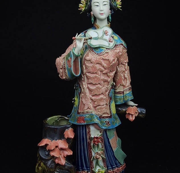 China Pottery Wucai Porcelain Home Display Woman Ladies Autumn Decoration Statue
China Pottery Wucai Porcelain Home Display Woman Ladies Autumn Decoration Statue