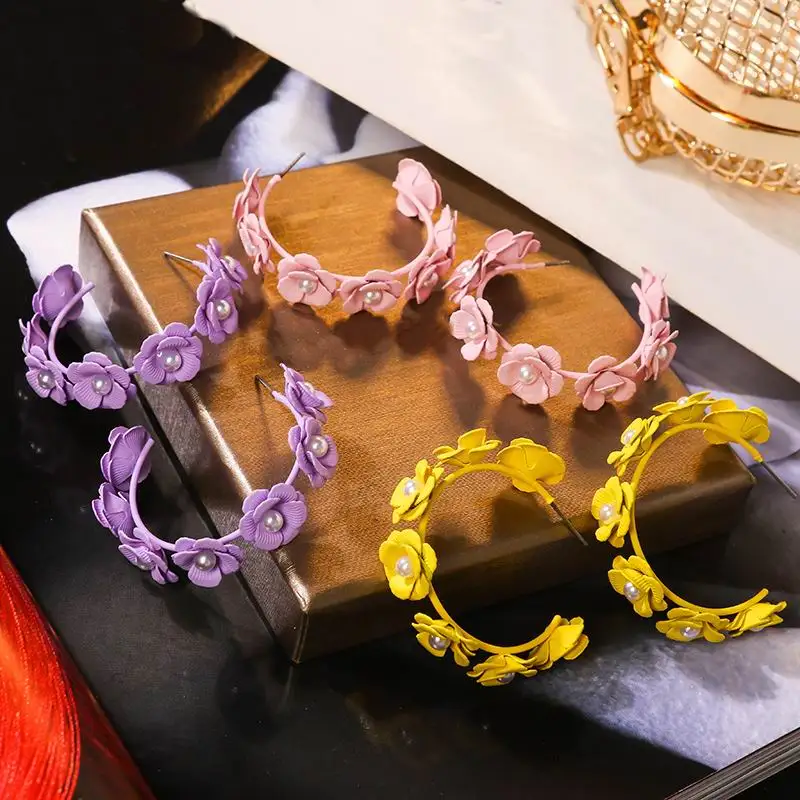 2019 New Elegant Colorful Flower Hoop Earrings For Women Personality Sweet pendientes Fashion Jewelry
2019 New Elegant Colorful Flower Hoop Earrings For Women Personality Sweet pendientes Fashion Jewelry