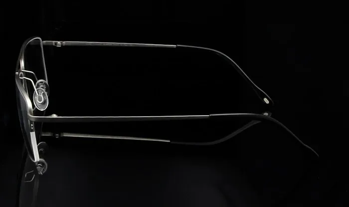 Gun color Esnbie E0130 Eyeglasses in use
