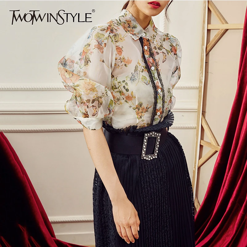 TWOTWINSTYLE Vintage Perspective Print Patchwork Lace Women Shirts Blouse Half Sleeve Lapel Collar Female Top Casual Spring 2019
TWOTWINSTYLE Vintage Perspective Print Patchwork Lace Women Shirts Blouse Half Sleeve Lapel Collar Female Top Casual Spring 2019