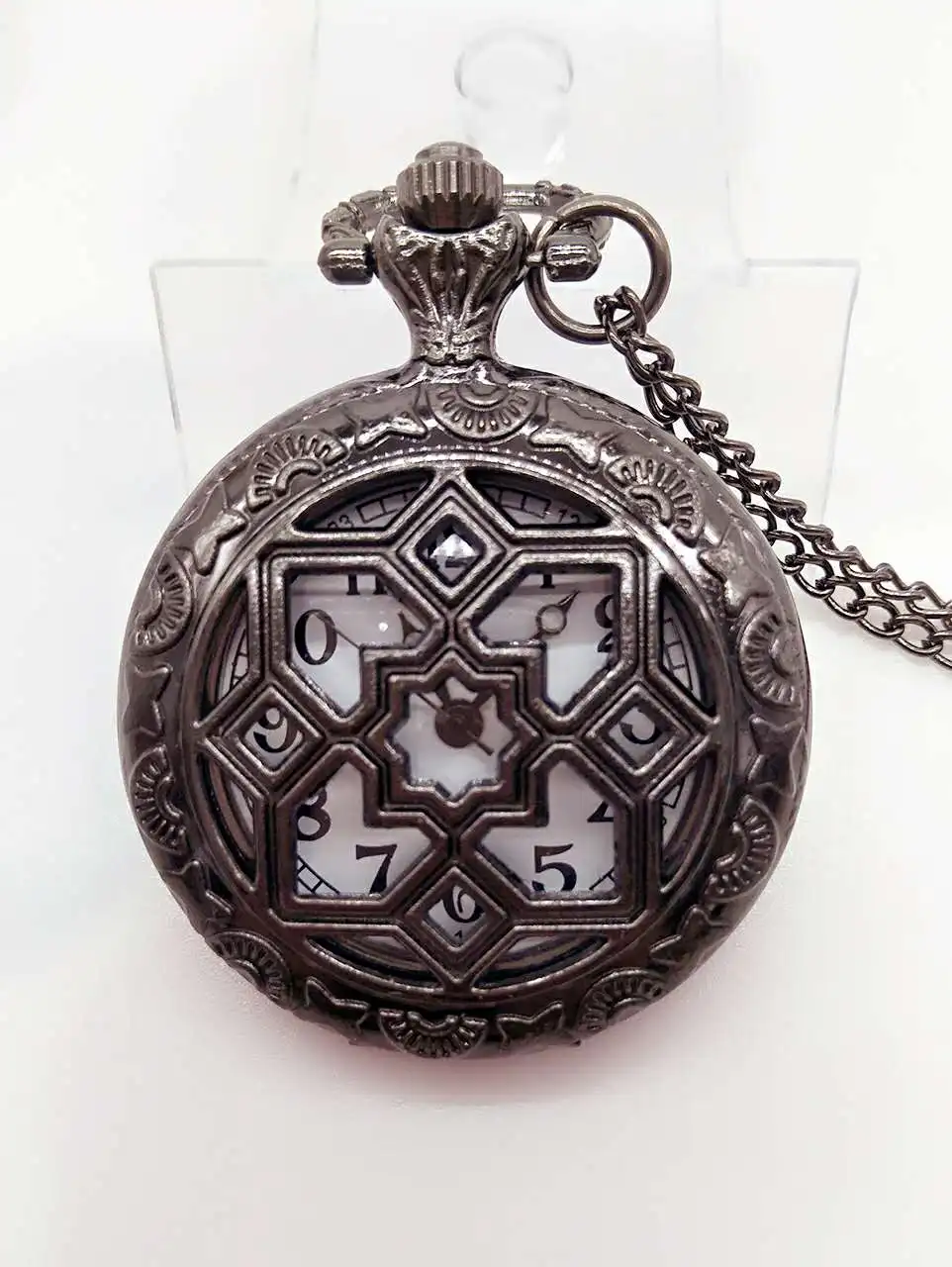 Vintage black Hollow out quartz antique steampunk unisex gift pendant Necklace pocket watches gift
Vintage black Hollow out quartz antique steampunk unisex gift pendant Necklace pocket watches gift