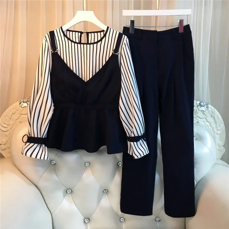 Women Stripe Tops and Straight Pants Two Piece Set Business Suits O-Neck Striped Flare Sleeve Top And Elastic Waist Pants Outfit
Women Stripe Tops and Straight Pants Two Piece Set Business Suits O-Neck Striped Flare Sleeve Top And Elastic Waist Pants Outfit