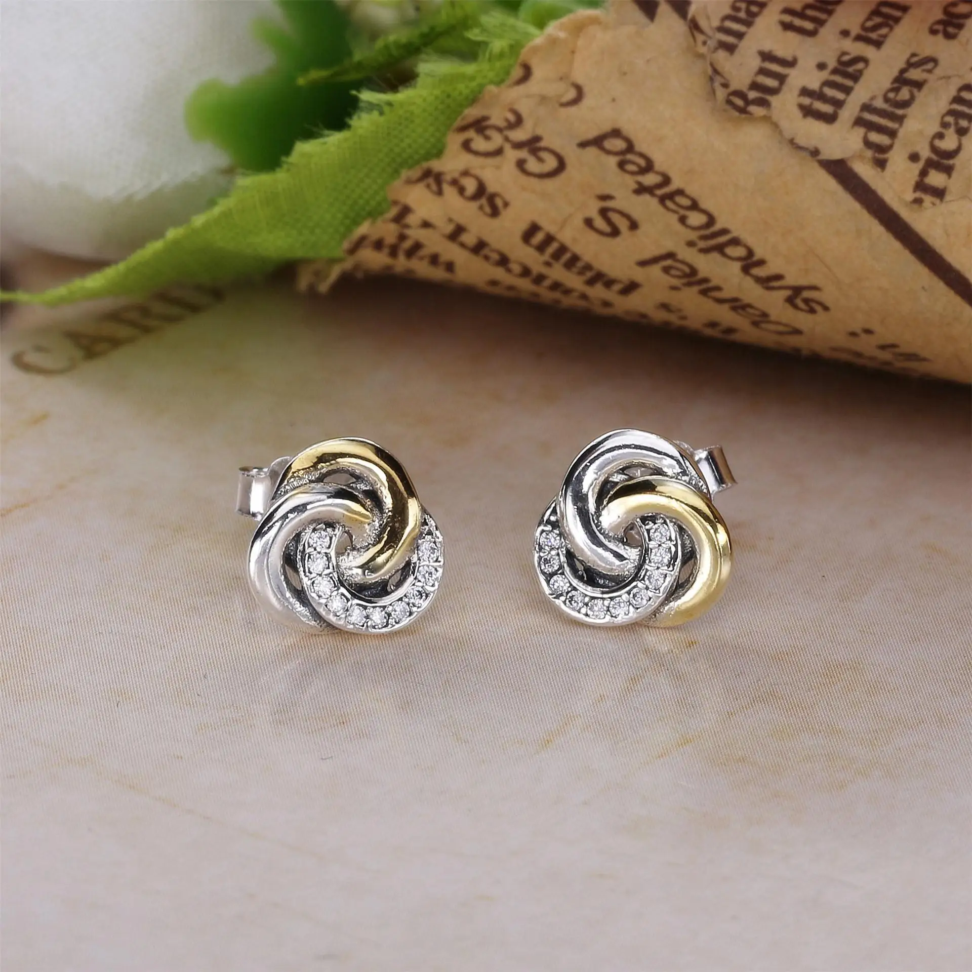 Real 925 Sterling Silver Interlinked Circles Original Pandora Stud Earrings With Clear Cubic Zirconia For Women Gift Jewelry
Real 925 Sterling Silver Interlinked Circles Original Pandora Stud Earrings With Clear Cubic Zirconia For Women Gift Jewelry