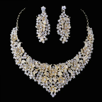 Crystal women wedding jewelry sets golden plated flower deisgn Bridal party necklace earrings set AB crystal jewelry accessories
Crystal women wedding jewelry sets golden plated flower deisgn Bridal party necklace earrings set AB crystal jewelry accessories