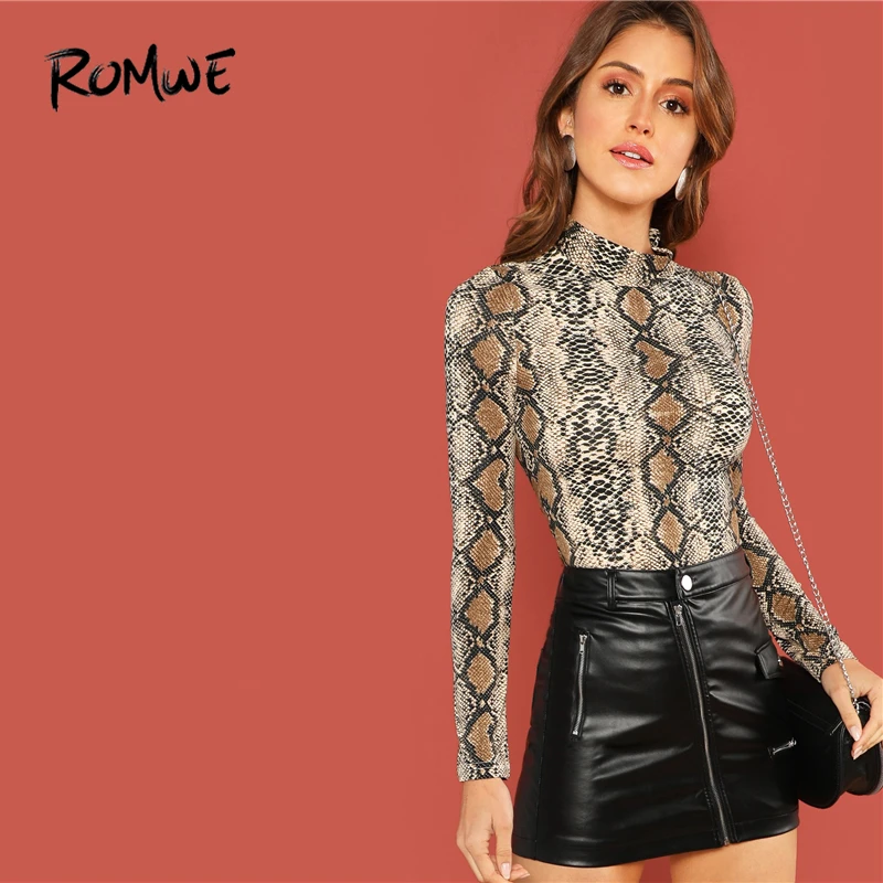

ROMWE Mock Neck Snakeskin Fitted T-Shirt Long Sleeve Slim 2019 Spring Stand Collar T Shirt Women Autumn Fashion Ladies Tee