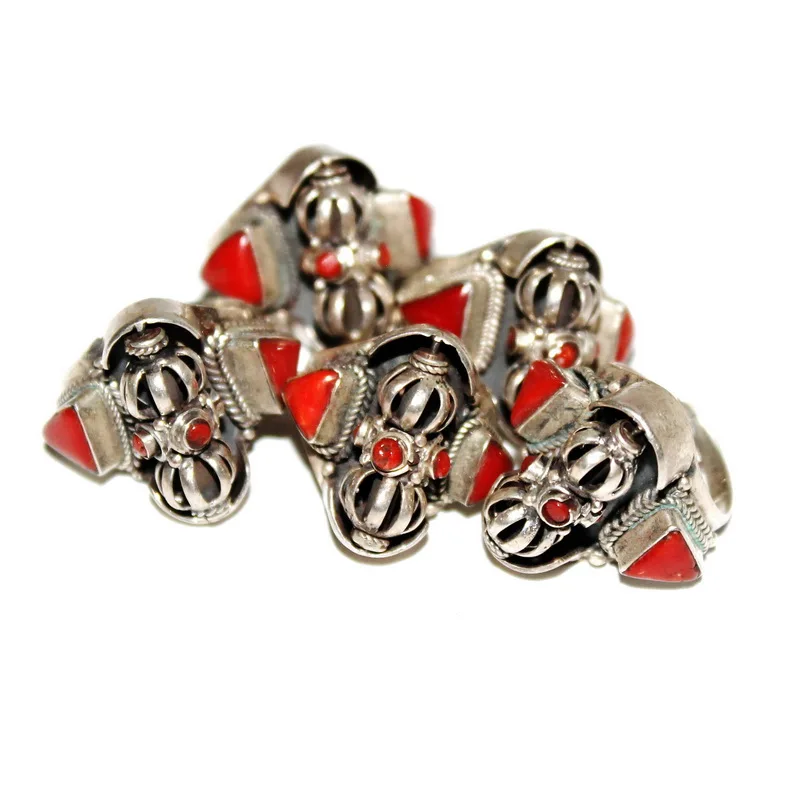 Ring Nepalese diamonds gemstone inlay sterling silver ring nine-strand diamond ring can be rotated
Ring Nepalese diamonds gemstone inlay sterling silver ring nine-strand diamond ring can be rotated