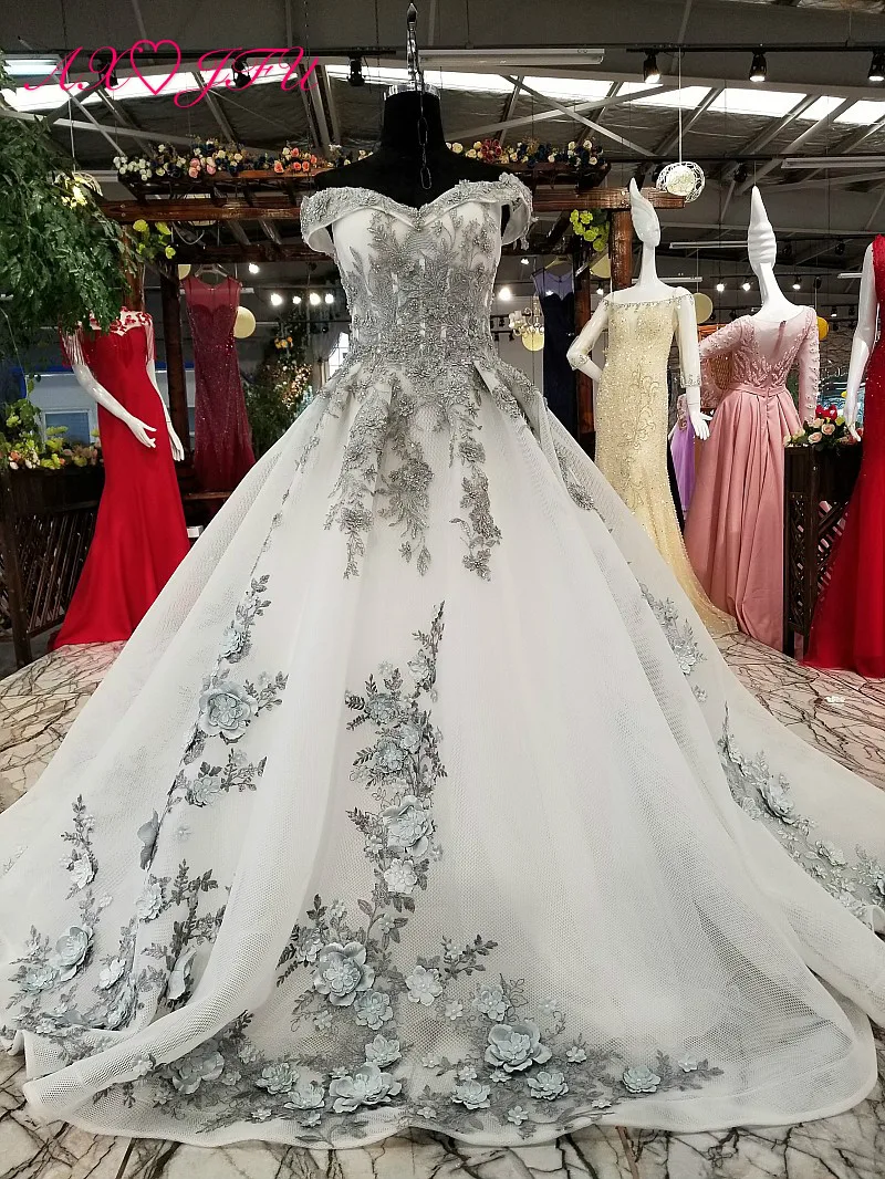 AXJFU Princess grey embroidery flower sweetheart white wedding dress luxury boat neck vintage lace up wedding dress 01549
AXJFU Princess grey embroidery flower sweetheart white wedding dress luxury boat neck vintage lace up wedding dress 01549