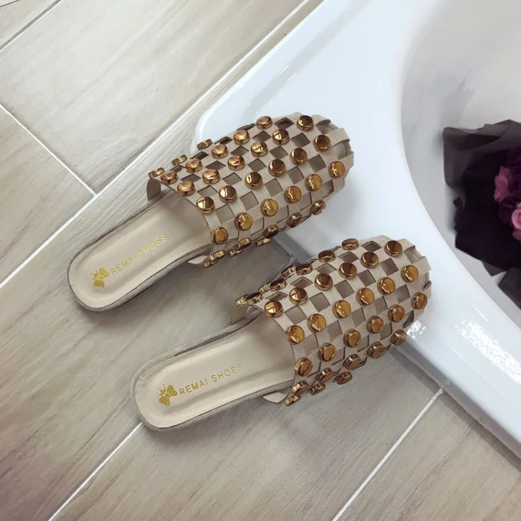 Closed Toe Outside Fashion Elegant Women Slippers Flat Solid Pearl Metal Decoration Slides Flat With Casual Summer Women Shoes
Closed Toe Outside Fashion Elegant Women Slippers Flat Solid Pearl Metal Decoration Slides Flat With Casual Summer Women Shoes