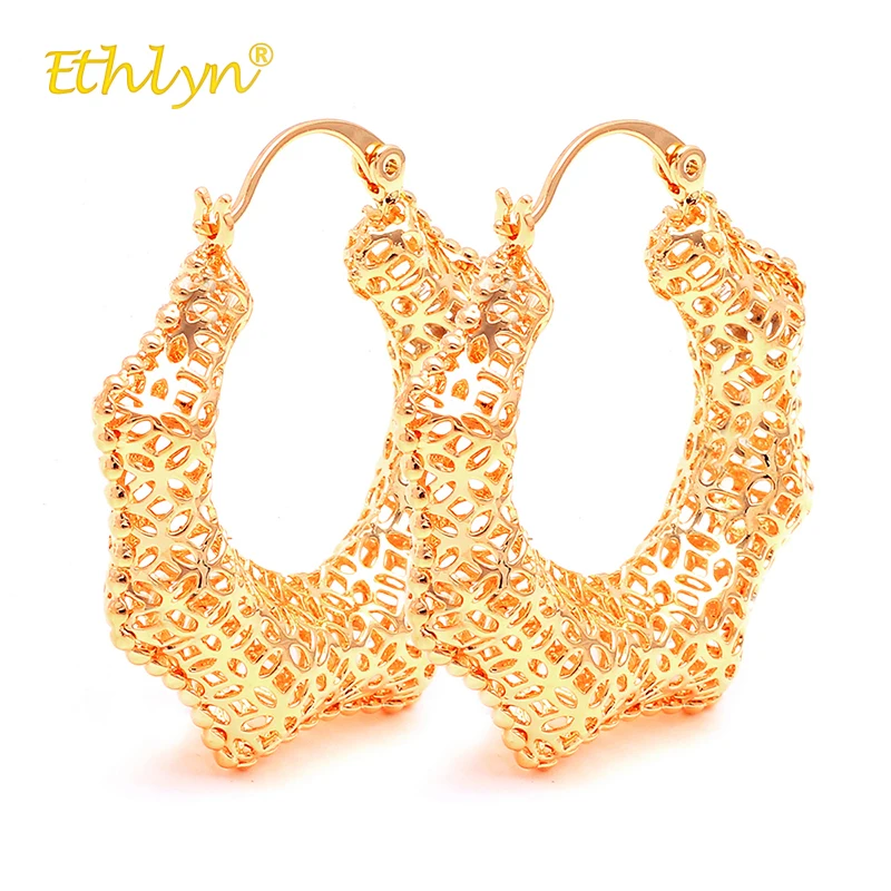 Ethlyn Geometric Rose Gold Hoop Earrings for Women 34mm*30mm Elegant Mother's Gift Big Hollow Earrings Beautiful Present Jewelry
Ethlyn Geometric Rose Gold Hoop Earrings for Women 34mm*30mm Elegant Mother's Gift Big Hollow Earrings Beautiful Present Jewelry