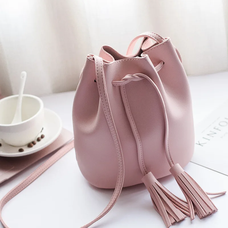 DIQQID Tassel Shoulder Bags Girls PU Leather Retro Women Crossbody Bags Solid Color Drawstring Female Bucket Bags bolsa feminina
DIQQID Tassel Shoulder Bags Girls PU Leather Retro Women Crossbody Bags Solid Color Drawstring Female Bucket Bags bolsa feminina