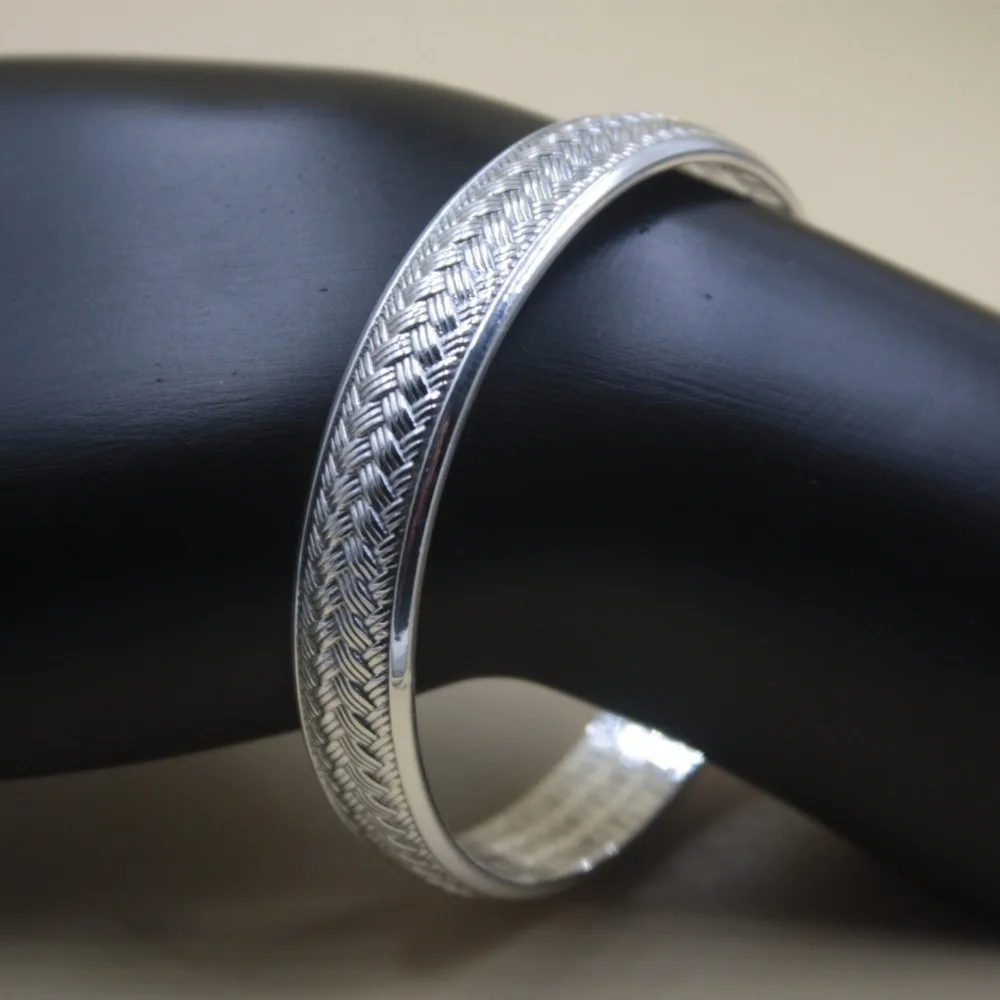 New Arrival Pure S925 Sterling Silver Bracelet Women Knitted Bangle 35.62g
New Arrival Pure S925 Sterling Silver Bracelet Women Knitted Bangle 35.62g